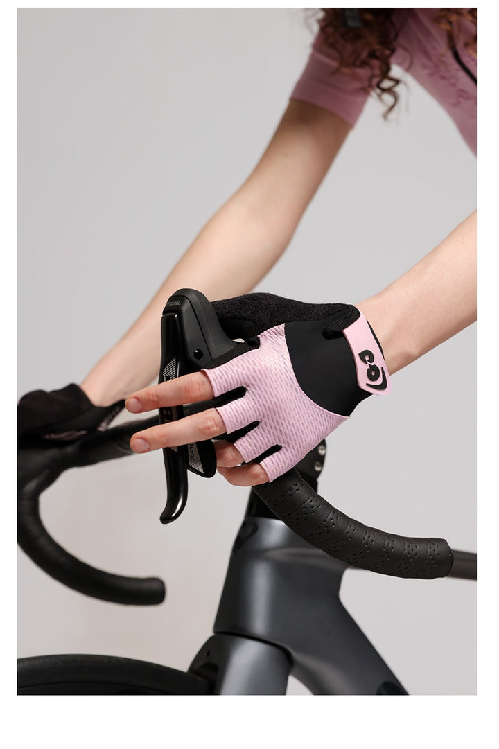 Padded half-finger cycling gloves with mesh back