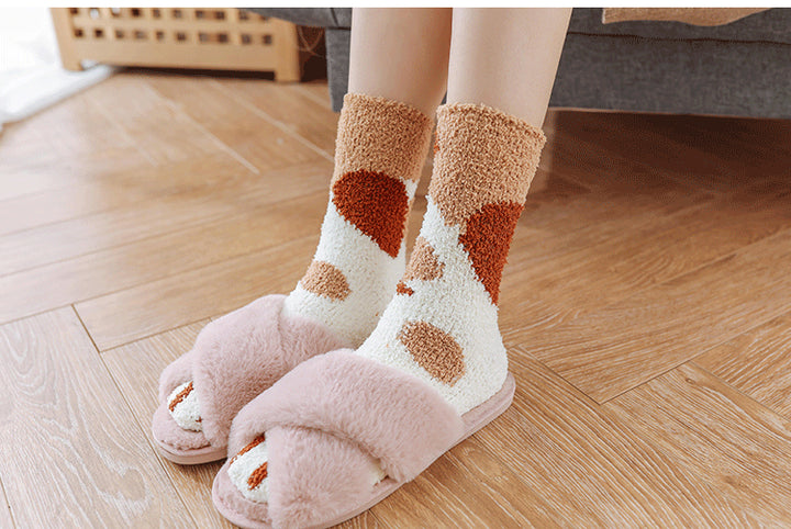 Fluffy cat paw socks with toe beans