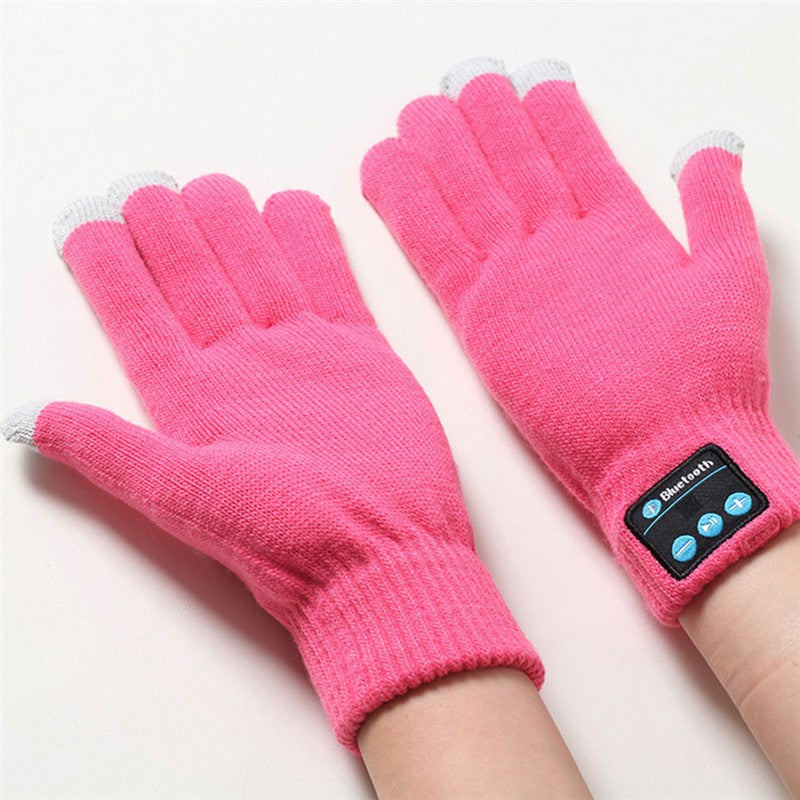Knitted Bluetooth gloves with call buttons