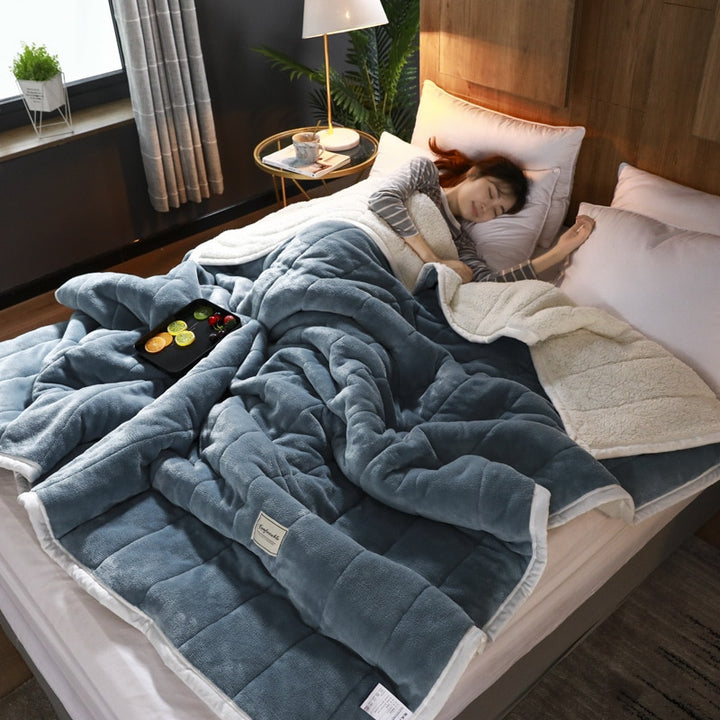 Thick fleece blanket with sherpa back