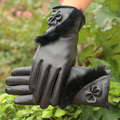 Burgundy faux leather gloves with bow