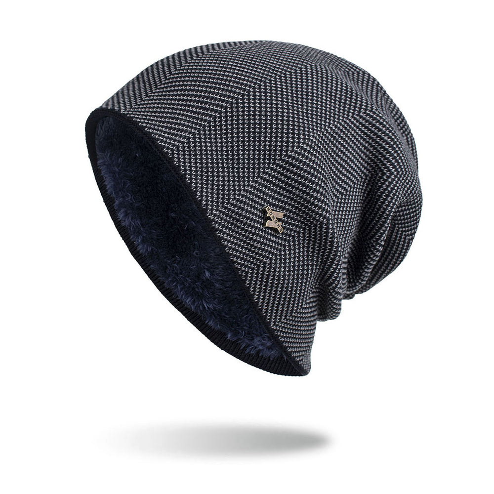Slouchy knitted beanie with fleece lining