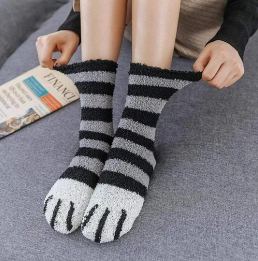 Fluffy cat paw socks with toe beans