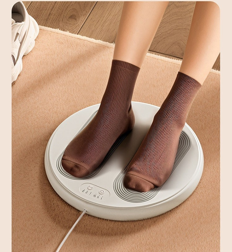Round heated foot warmer pad with feet resting