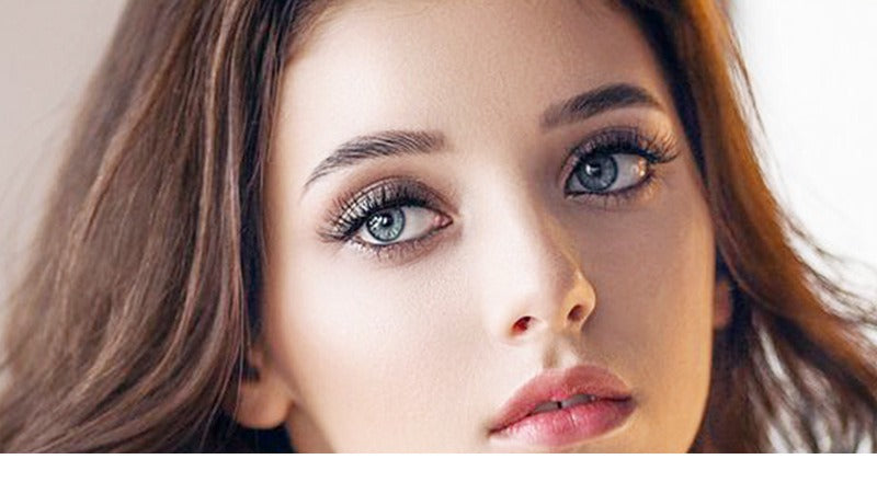 Magnetic false eyelashes in round case