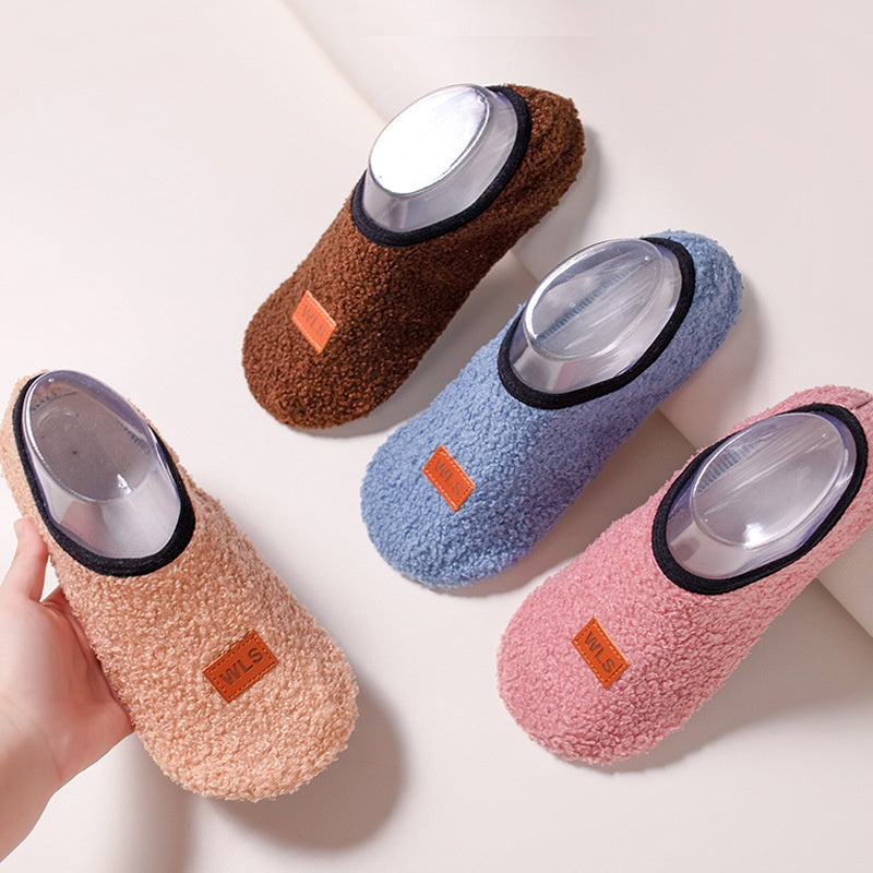 Fleece-lined slipper socks with non-slip sole